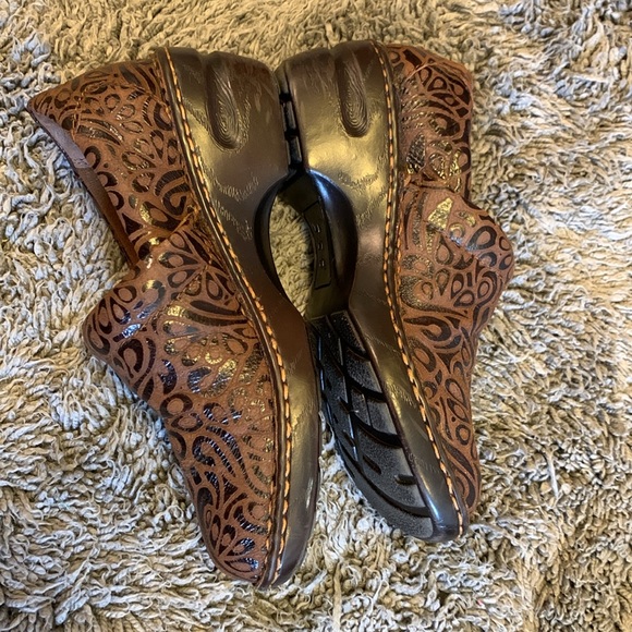 BOC by BORN Peggy Leather Slip On Clog Women 8M Brown Embossed Comfort - Picture 3 of 6